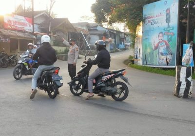 Polres Banjarnegara Lakukan Pengamanan Lalulintas Pagi Hari Jaga Kamseltibcarlantas