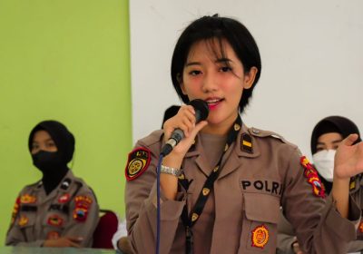 Kunjungi Lima Sekolah Menengah di Semarang, Polwan Cantik Jateng Ajak Siswa Bijak Bermedia Sosial
