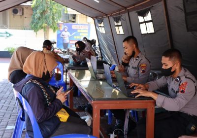 Polres Banjarnegara Gelar Layanan Vaksin Bagi Pengguna Jalan, Pemohon SIM dan SKCK