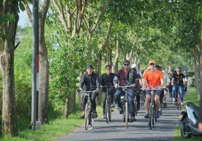 Kala Bule Keliling Desa Pakai Sepeda, Klaten Kampanyekan Budaya Bersepeda Komunal