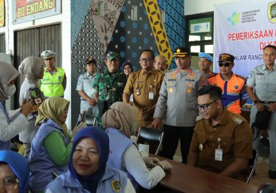 Bupati Klaten Cek Kesiapan Bus Dan Crew Angutan Mudik Lebaran Di Terminal Ir. Soekarno